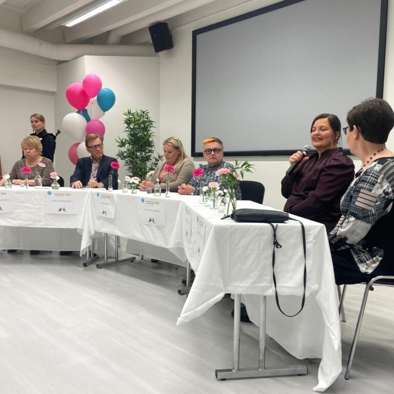 Päivä huipentui paneelikeskusteluun, jossa pohdittiin järjestötyön mahdollisuuksia muuttuvassa ajassa.