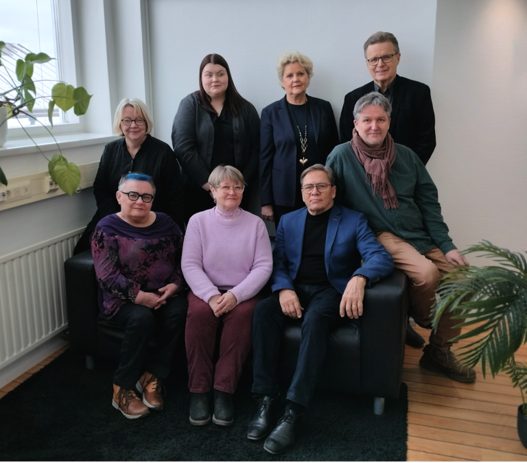 Lounatuulet Yhteisötalo ry:n hallituksen jäsenet